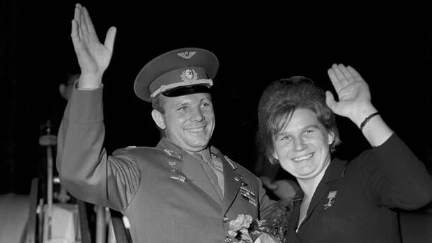 Юрий Гагарин и Валентина Терешкова