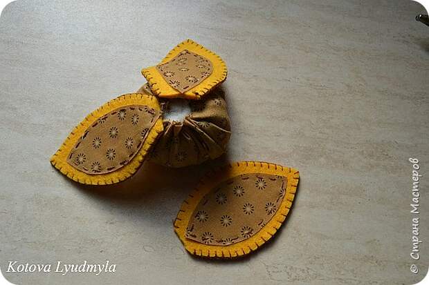 Мастер-класс Поделка изделие Новый год Рождество Ассамбляж Шитьё Маленькие куколки Жёлуди Клей Краска Ленты Нитки Пастель Проволока Ткань Фетр Шерсть фото 8