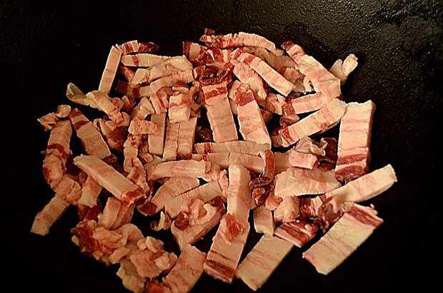 Солянка мясная на сковороде Солянка мясная на сковороде