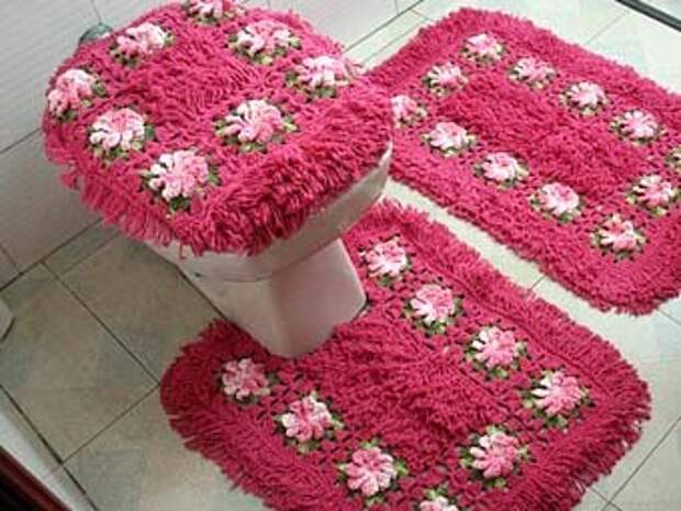 розовый коврик для ванной комнаты фото