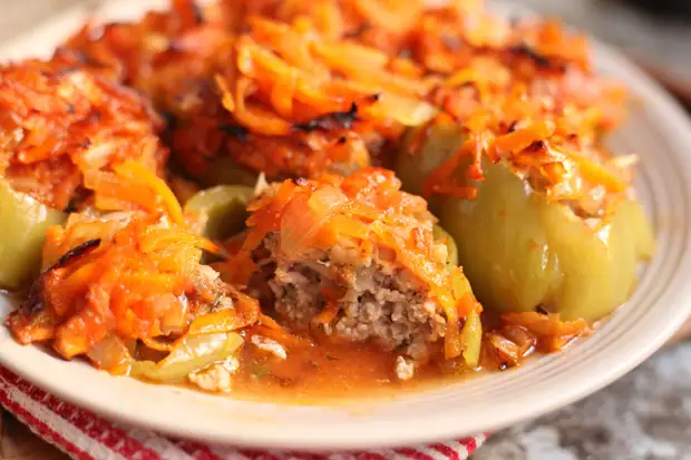 Фарширую всего 4 болгарских перца: а в результате получается целая кастрюля