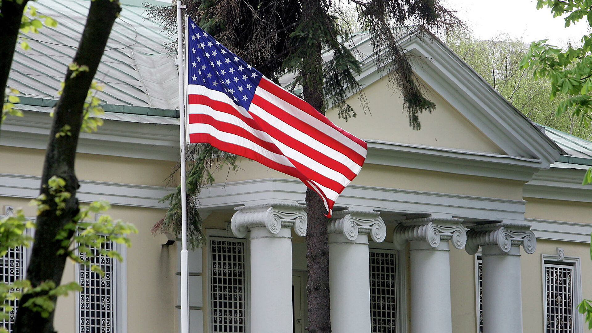 Дипмиссия США в Минске призвала освободить мужа Тихановской 