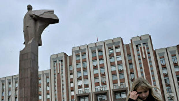 Памятник Ленину в Тирасполе, ПМР. Архивное фото