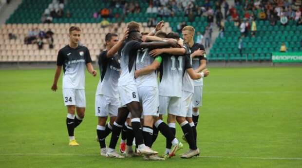 Футболисты ´Белшины´ разгромили ´Гомель´ в чемпионате Беларуси.