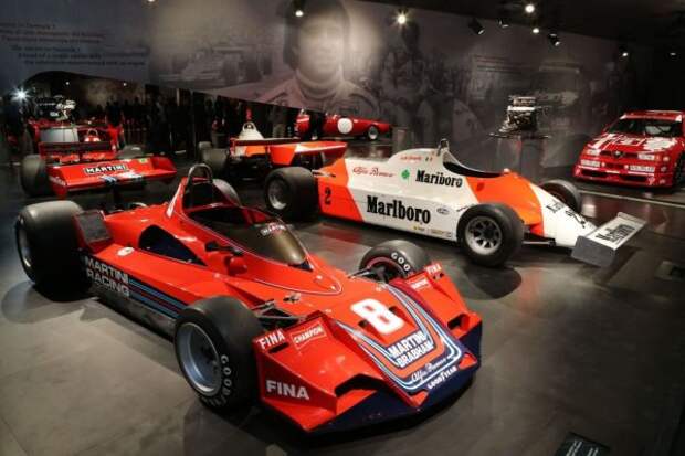 Пара известных болидов Формулы-1 с двигателем Alfa Romeo. Brabham BT45-Alfa был разработан Гордоном Мюрреем, а Alfa 179 эксплуатировался Марио Андретти в 1981 году. Мы думаем, что этого достаточно, чтобы объявить их иконами.