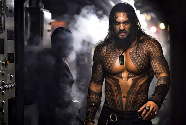 Видео: Джейсон Момоа побрился в знак протеста