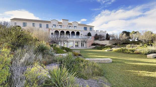 На ранчо Эпштейна в Нью-Мексико могли быть захоронены две иностранные девушки, задушенные во время извращённого секса