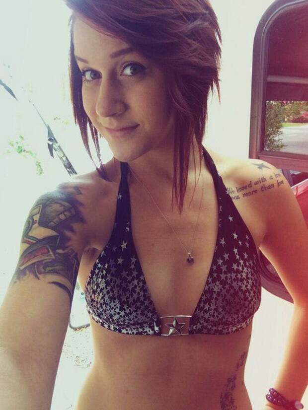 Hot girls with tattoos are a killer combination (26 Photos)