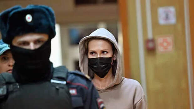 Экс-сотрудница «Ростеха» приговорена к колонии за взятки