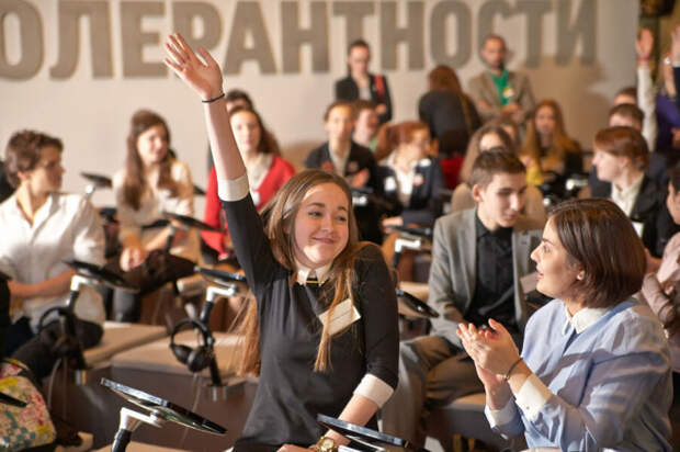 «Поколение Z — это миротворцы и пацифисты»: Интервью общества ➕1, 22.11.2022