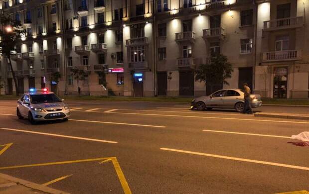 Пешехода насмерть сбили у метро "Автово" в Петербурге