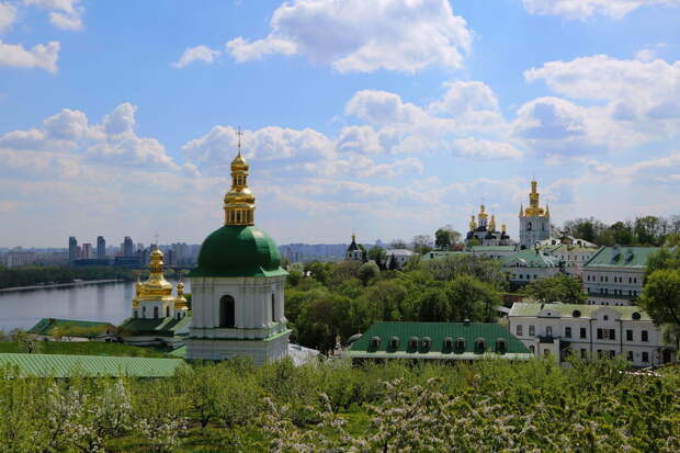 На Украине в Киево-Печерской лавре устроили кулинарное шоу