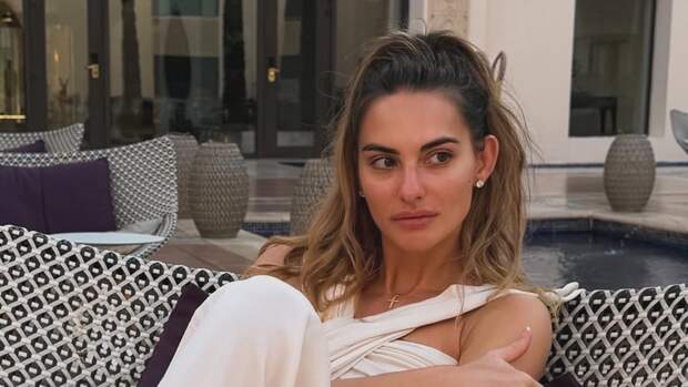 Актриса Вера Вольт пришла на кинопремьеру в меховых трусах