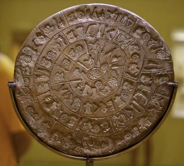 Phaistos_disk_A