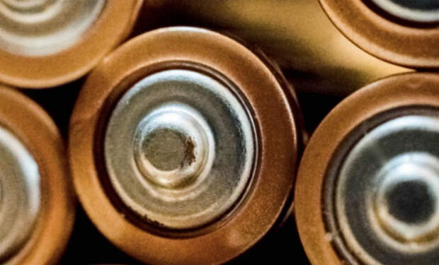 Протекла батарейка: как все исправить