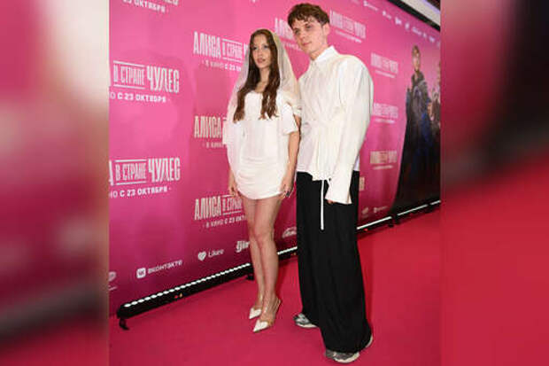 Ведущая Собчак намекнула, что у актрисы Пересильд пиар-роман с Дмитриенко