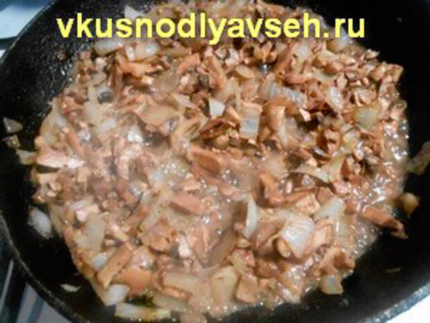 протушить лук и грибы вместе