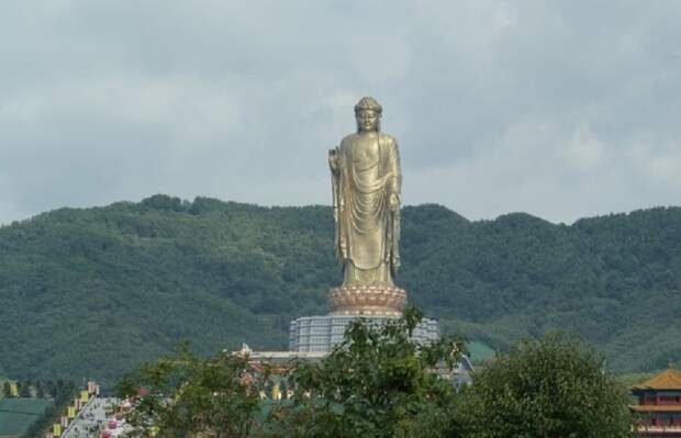5 самых высоких статуй в мире