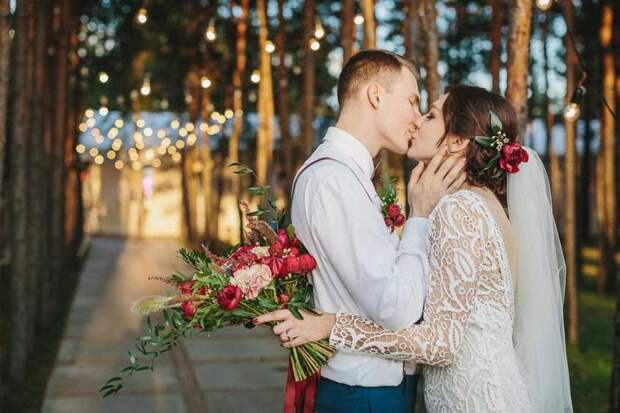 Важный день без лишних трат: эксперты рассказали, на чем сэкономить при планировании свадьбы