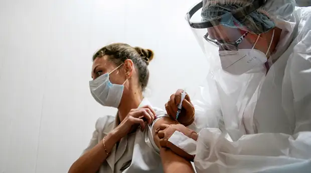 «Без значимых изменений»: центр «Вектор» заявил об отсутствии угрозы в российских штаммах коронавируса