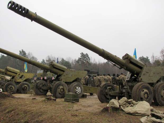 ВСУ стягивают запрещенное вооружение и продолжают обстрелы территорий ДНР, — оперативное командование Республики