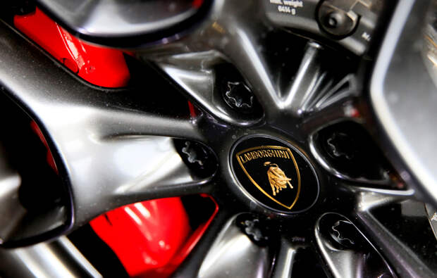 В России выставили на продажу подобный автомобилю Бэтмена суперкар