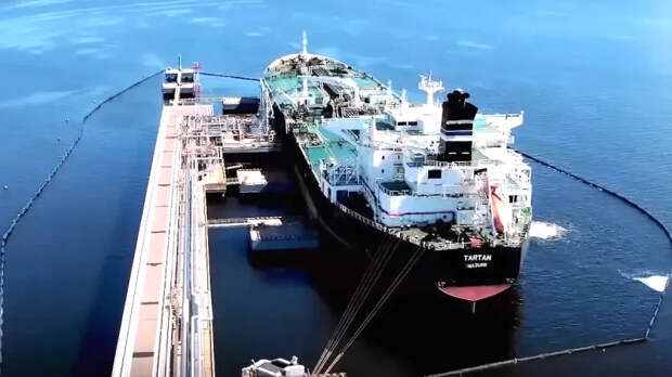 «Рыночный компромисс»: почему США снова отменили санкции против российской нефти