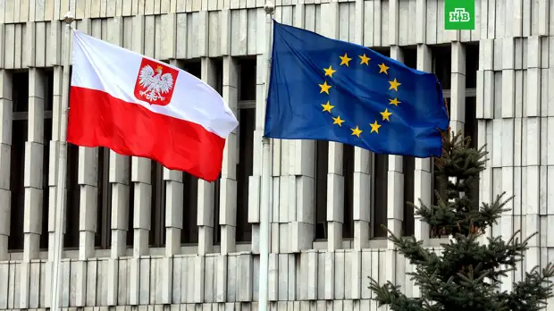 Россия высылает 45 польских дипломатов