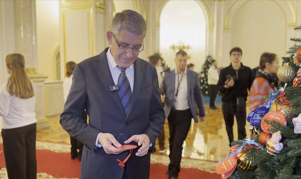 Губернатор Миляев принял участие в акции "Ёлка желаний" в Кремле
