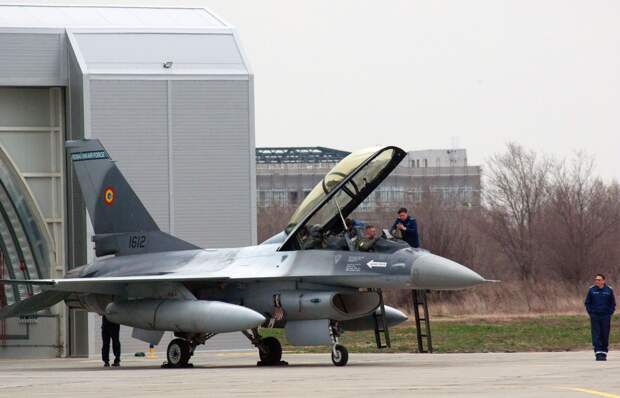 TRT Haber: Турция и США подписали контракт на поставку партии F-16