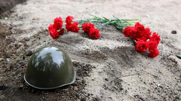 Останки погибших в годы ВОВ торжественно перезахоронили в Гатчине