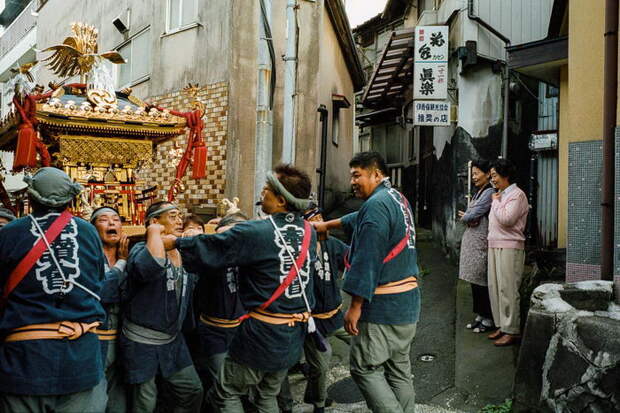 Стрит-фотография Shin Noguchi Стрит-фотография Shin Noguchi