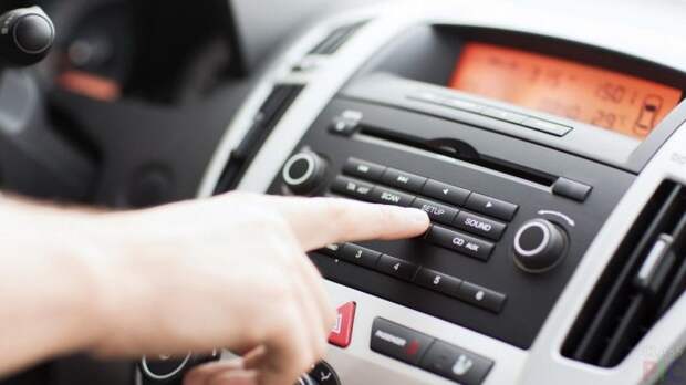 Автопроизводители зачем-то оставляют возможность прослушивания станций на АМ-волне. | Фото: avatars.mds.yandex.net Автопроизводители зачем-то оставляют возможность прослушивания станций на АМ-волне. | Фото: avatars.mds.yandex.net