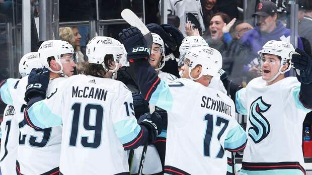 «Бостон» проиграл «Сиэтлу». Задоров и Хуснутдинов сделали голевые передачи