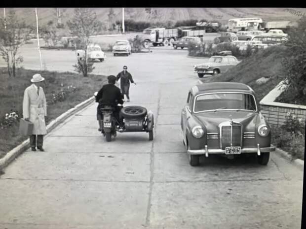 Mercedes 180 Pontón