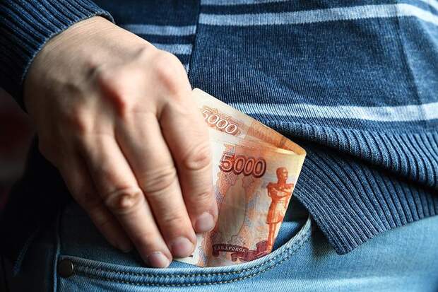 Подросток заплатил за машину россиянину игрушечными деньгами