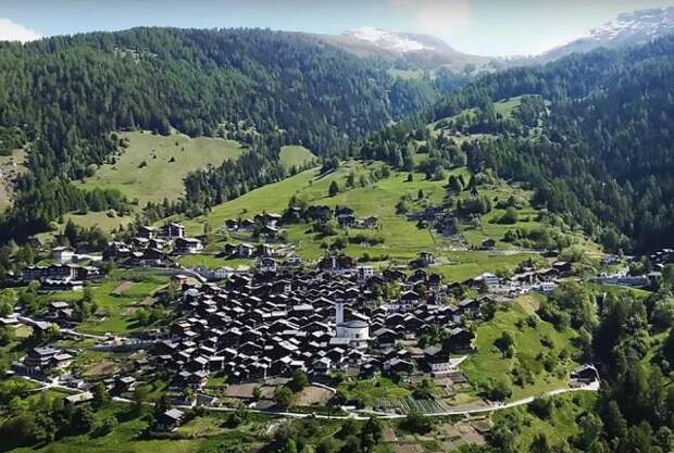 Швейцарская деревня готова поощрять новых жителей денежными грантами