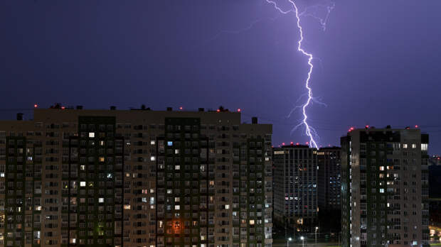 Три человека погибли от удара молнии в Тульской области
