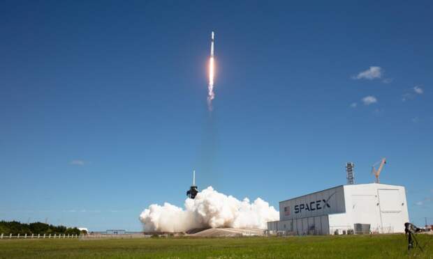 SpaceX стремительно растёт в цене SpaceX стремительно растёт в цене