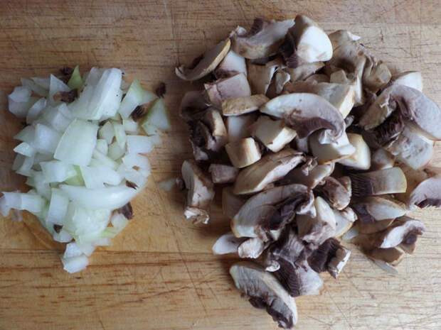Рецепт на выходные: Жульен с грибами и морепродуктами