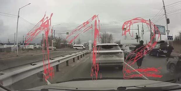 Разборку со стрельбой посреди дороги в России сняли на видео