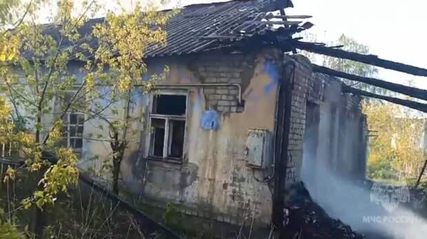 Следователи начали проверку после гибели 2 человек на пожаре в Шуйском районе