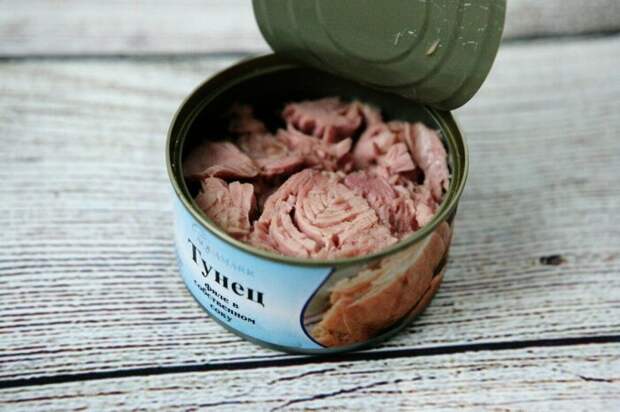 Консервированный тунец считается диетической пищей, но... / Фото: podagrainform.ru Консервированный тунец считается диетической пищей, но... / Фото: podagrainform.ru
