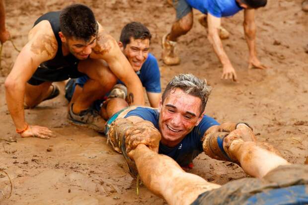 Ежегодная гонка по грязи Run Mud в Тель-Авиве