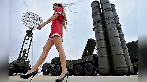 Экс-разведчик США: Америке не нужен такой враг, как Россия