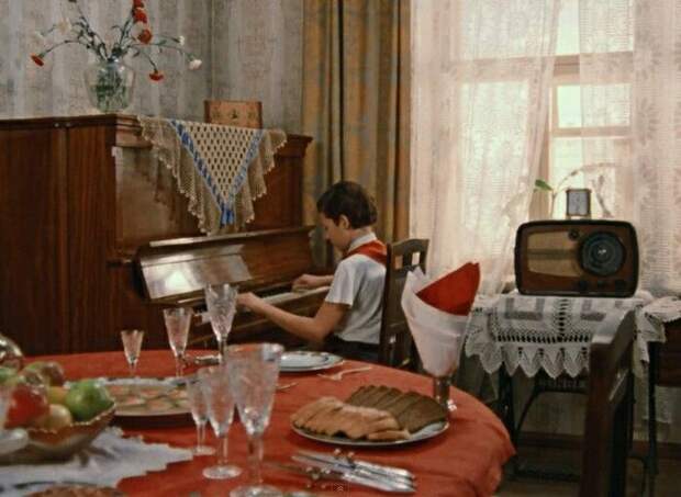 И инструмент, и подставка под графин. /Фото: bigpicture.ru И инструмент, и подставка под графин. /Фото: bigpicture.ru