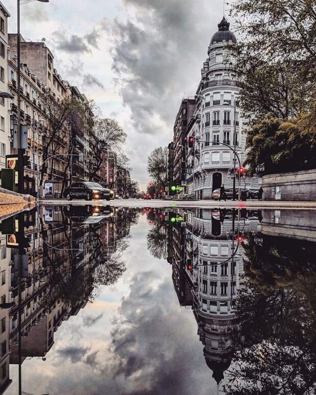 Канадский фотограф-путешественник Гвидо Гутьеррес Руис (Guido Gutiеrrez Ruiz) создает невероятные фотографии с помощью смартфона и... луж!