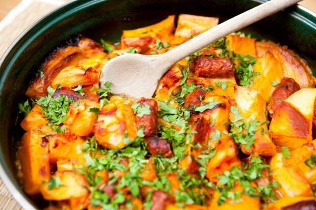 Картофель с охотничьими колбасками