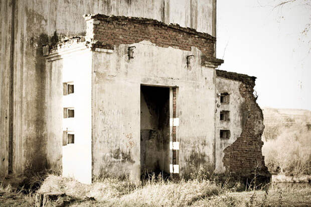 Заброшенная гидроэлектростанция