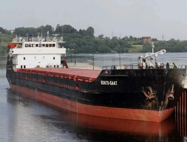 В Азовском море затонул сухогруз: что известно